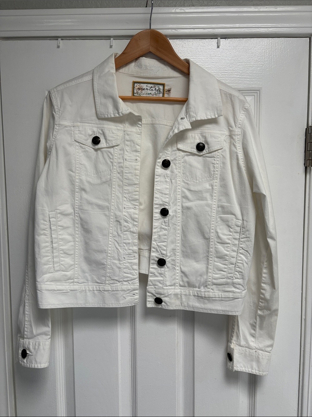 Aventura White Denim Jacket with Dark Metal Buttons